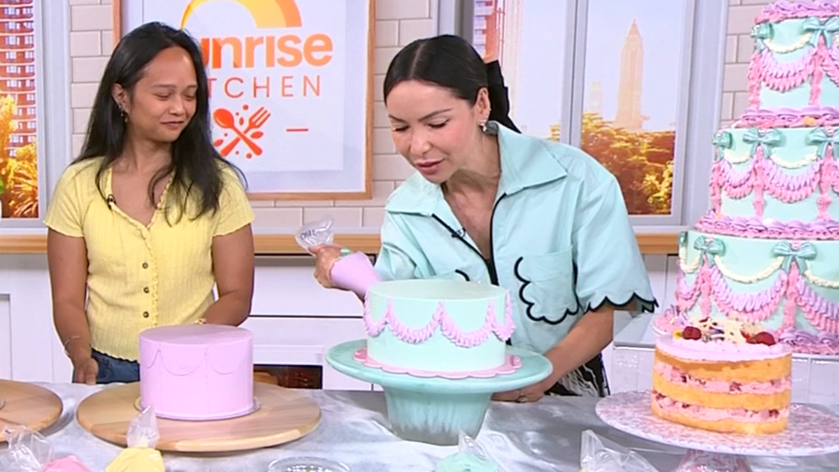 Bizcocho de limón con crema de mantequilla de merengue: una