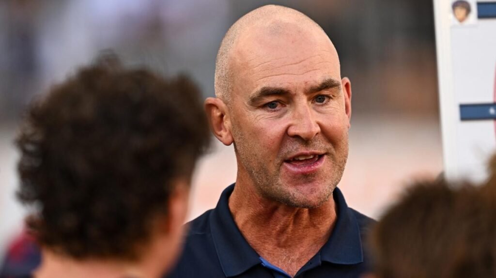 El nuevo entrenador de Melbourne, Steven King, dejó fuera al