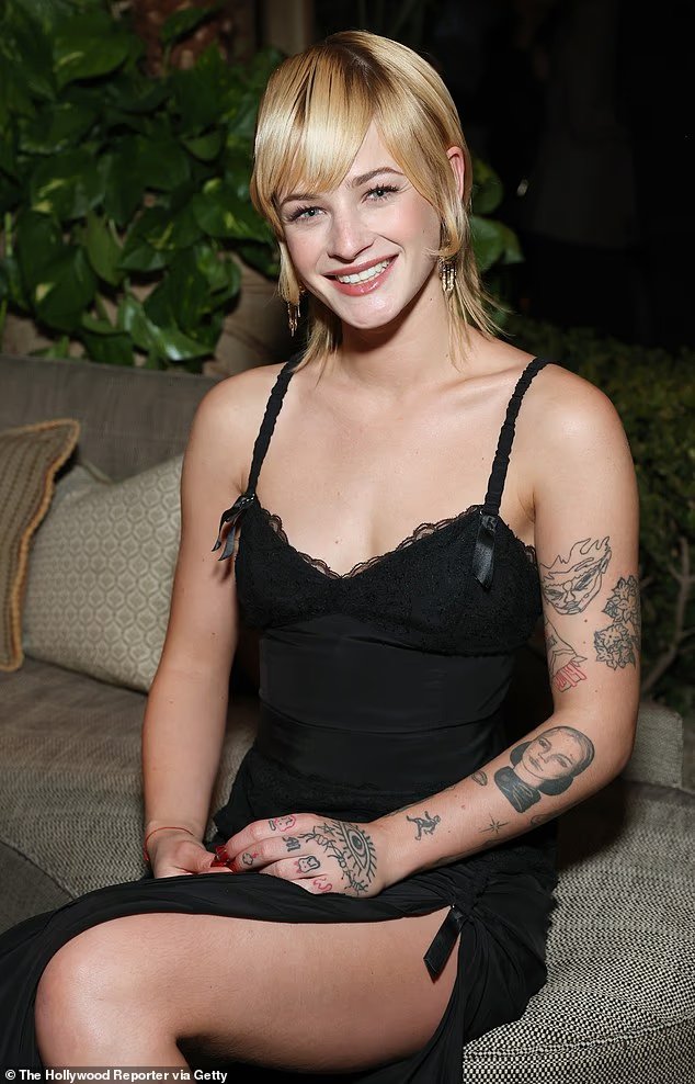 Esther McGregor suit les traces du célèbre père Euan en