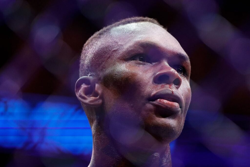 Israel Adesanya s'est évanoui, mais une erreur inattendue lui a
