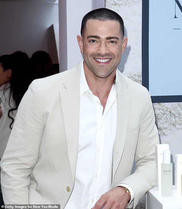 Jesse Metcalfe révèle enfin quel travail cosmétique il a effectué