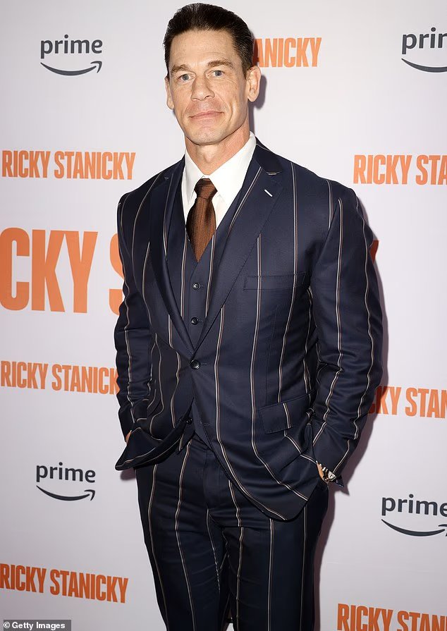 John Cena arrête une star virale de TikTok qui lui