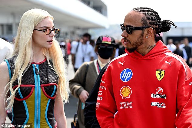 Kim Kardashian semble SAUTER la course de F1 de Lewis