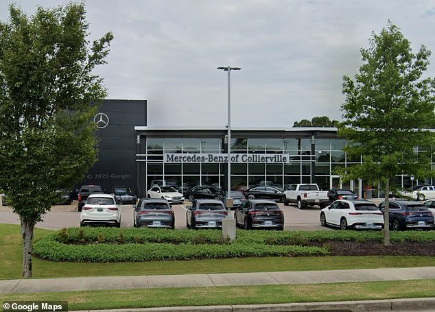 La fière propriétaire de Mercedes est indignée par l'endroit où