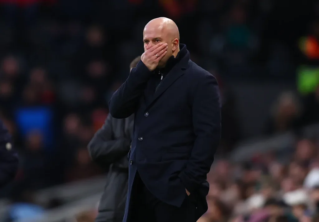 La légende de Liverpool admet que la pression sur Arne