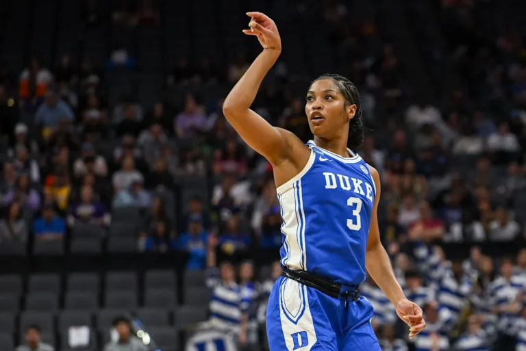 Le buzzer-beater d'Ashlon Jackson ramène Duke de LSU et affronte