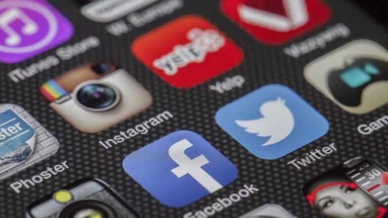 Le gouvernement propose des amendements aux lois informatiques pour réglementer