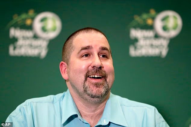 "L'homme le plus chanceux d'Amérique" qui a gagné 533 millions