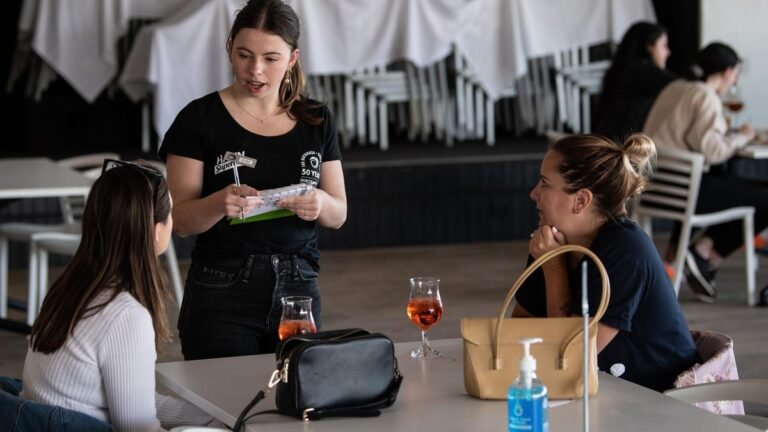 Los trabajadores jóvenes de entre 18 y 20 años recibirán