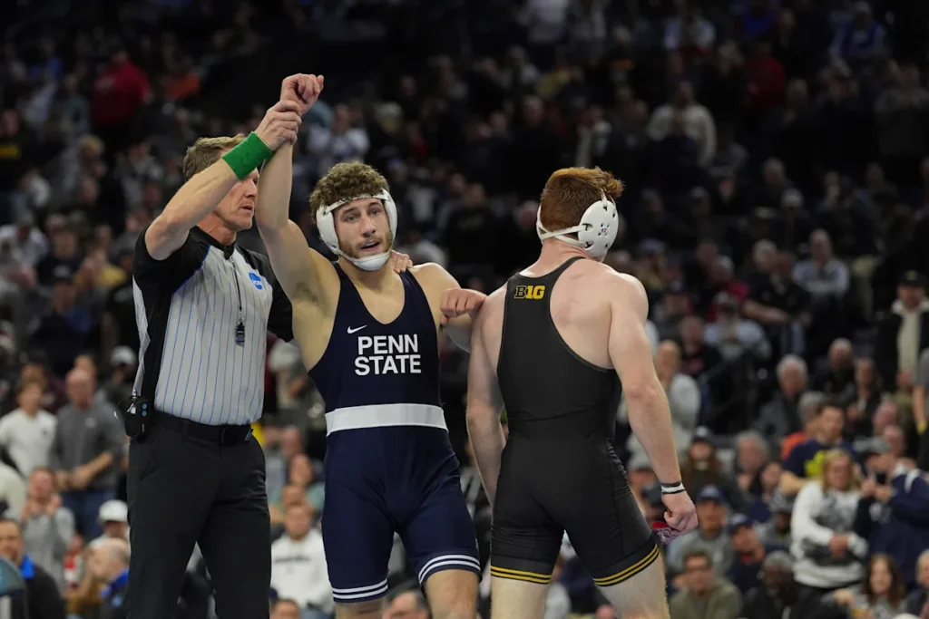 Mitchell Mesenbrink, double champion de la NCAA de Penn State,