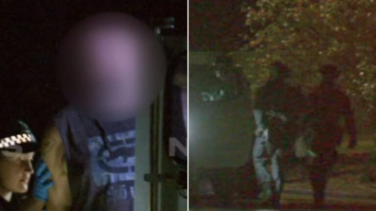 Oficiales del Escuadrón de Rescate y Operaciones Especiales fuertemente armados