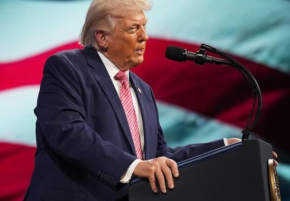 Politico supprime une caricature « antisémite » représentant Trump et