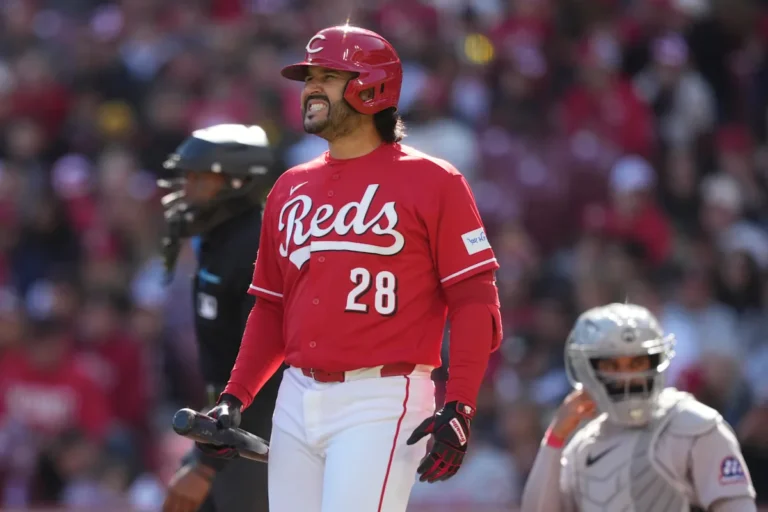 Reds 3B Eugenio Suarez utilise le défi ABS pour contrer