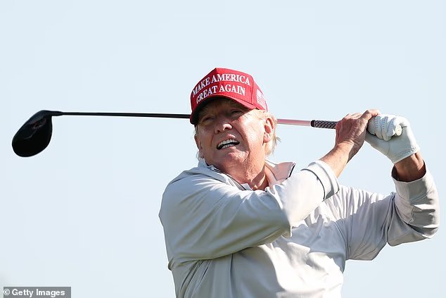Révélé : le montant époustouflant que l'habitude de golf de Donald
