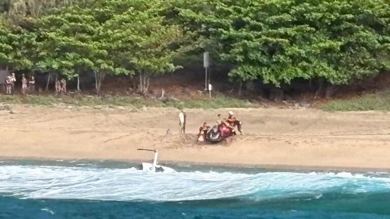 Tres muertos en accidente de helicóptero turístico en Kauai, Hawaii
