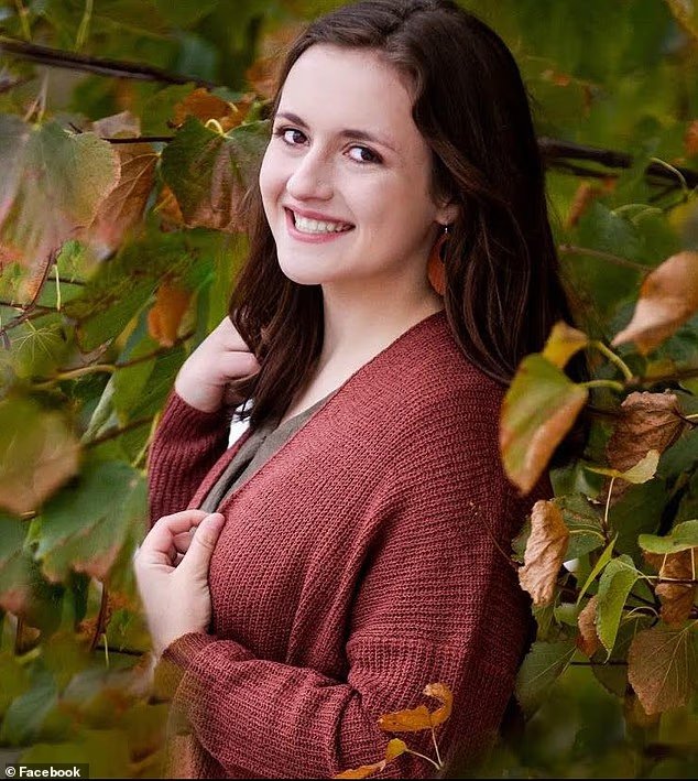 Un éducateur spécialisé de 22 ans, au nom malheureux, a