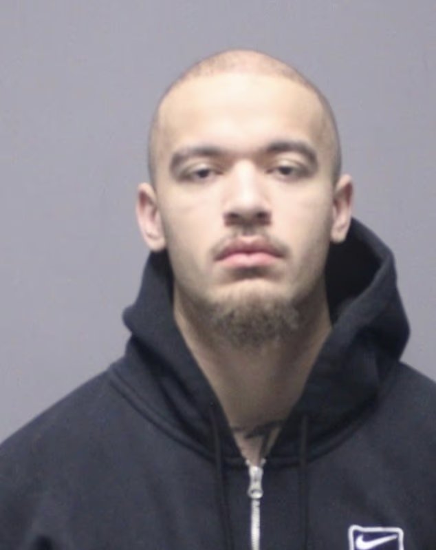 Une star du basket-ball universitaire arrêtée sous la menace d'une