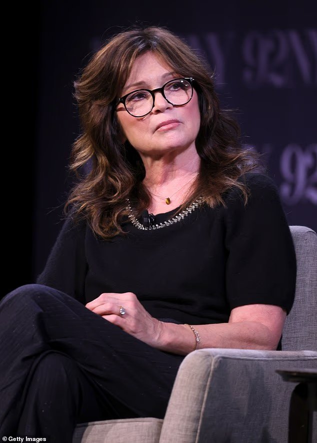 Valérie Bertinelli admet qu'une partie de son corps est "déformée"