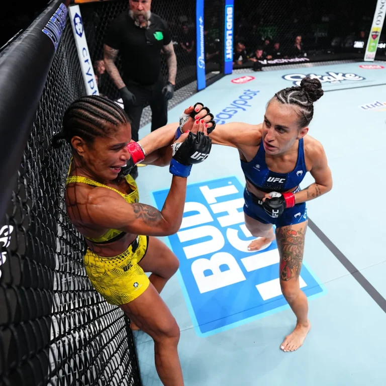 Vidéo de l'UFC Fight Night 271 : Casey O'Neal assomme Gabriella