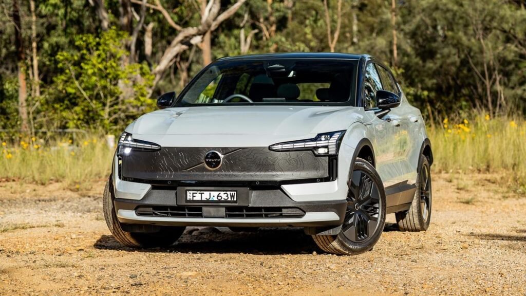 Volvo ha rebajado los precios de los SUV eléctricos EX30
