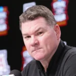 Tommy Lloyd de l'Arizona accepte une prolongation, candidat potentiel pour