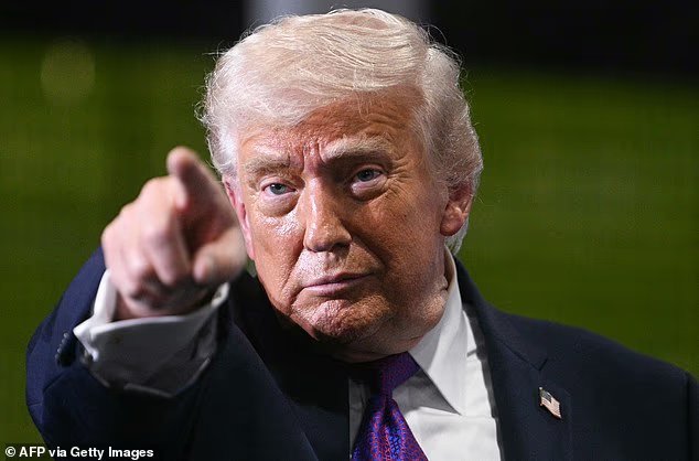 ANDREW NEAL : Ma source très proche de Trump m'a