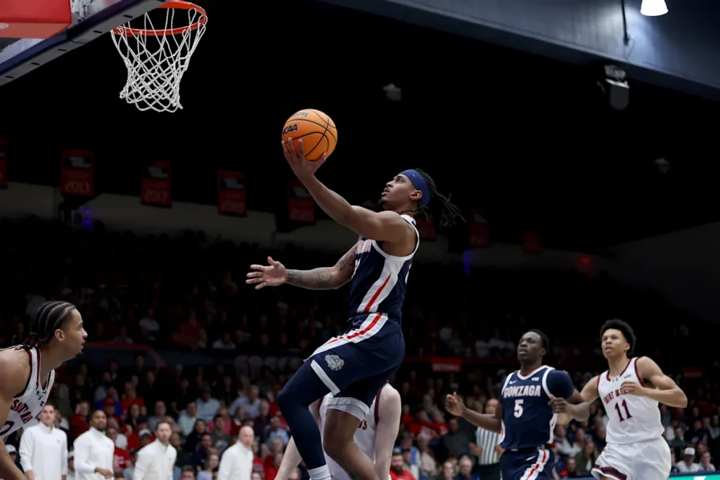 Adam Miller prend une photo de Je vous salue Marie