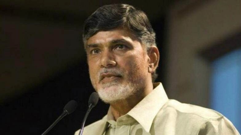 Andhra Pradesh CM Chandrababu Naidu pose la première pierre du