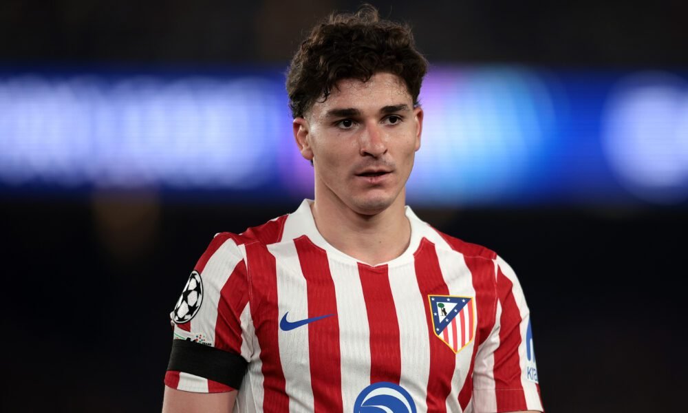 Arsenal penche pour Julian Alvarez mais des départs majeurs s'imposent