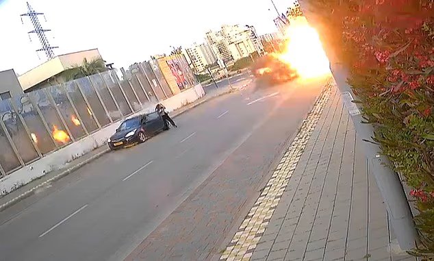 Au moment où la roquette iranienne a atterri à quelques