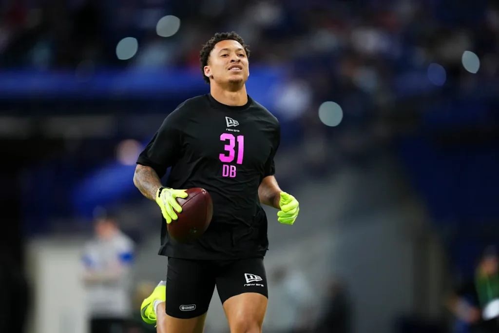 Avieon Terrell rejoint son frère AJ Terrell après avoir été