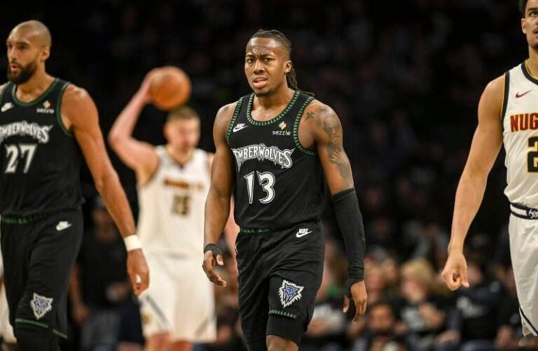 Ayo Dosunmu combine quatre statistiques contre les Golden Nuggets pour