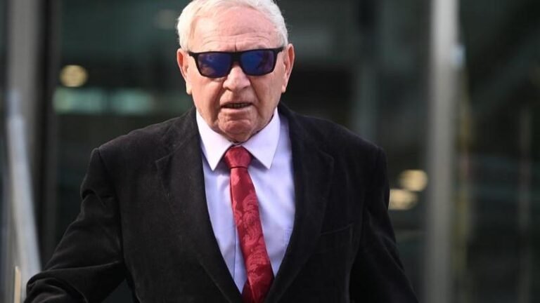 Barry Cable declarado no culpable en histórico juicio por abuso