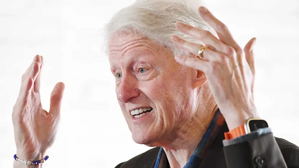 Bill Clinton écrase la conférence de presse préalable au repêchage