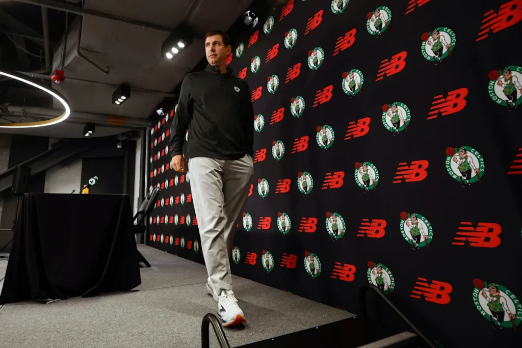 Brad Stevens accepte un rôle avec les Celtics, mettant ainsi