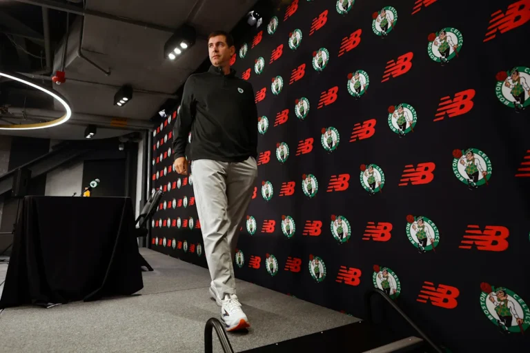 Brad Stevens accepte un rôle avec les Celtics, mettant ainsi