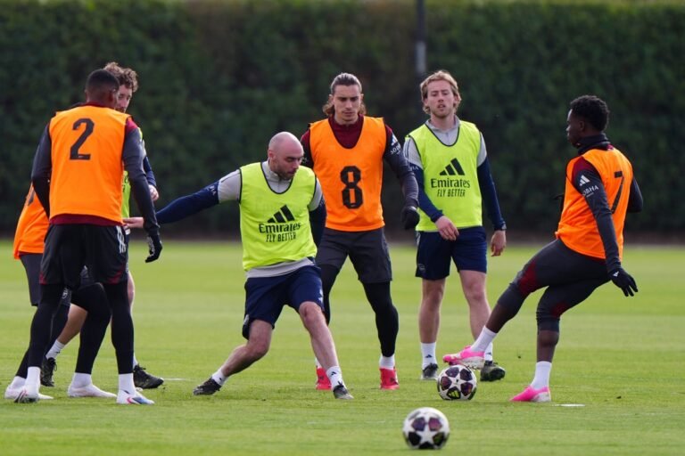 Bukayo Saka et Ricardo Calafiore s'apprêtent à revenir contre Newcastle