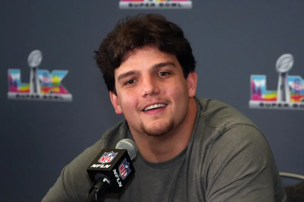 Caleb Lomu partage un moment spécial avec Will Campbell après