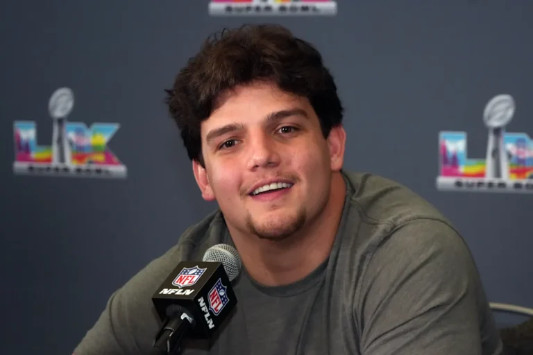 Caleb Lomu partage un moment spécial avec Will Campbell après