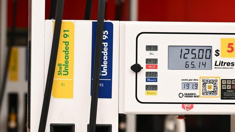 Cargo por "salir" de una gasolinera de Sídney de más