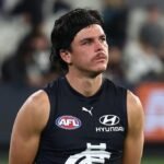 Carlton ha confirmado que Elijah Hollands ha sido hospitalizado tras