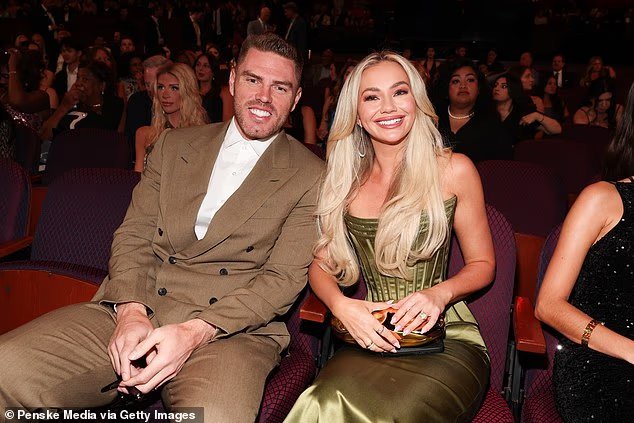 Chelsea, épouse de la star des Dodgers Freddie Freeman, partage