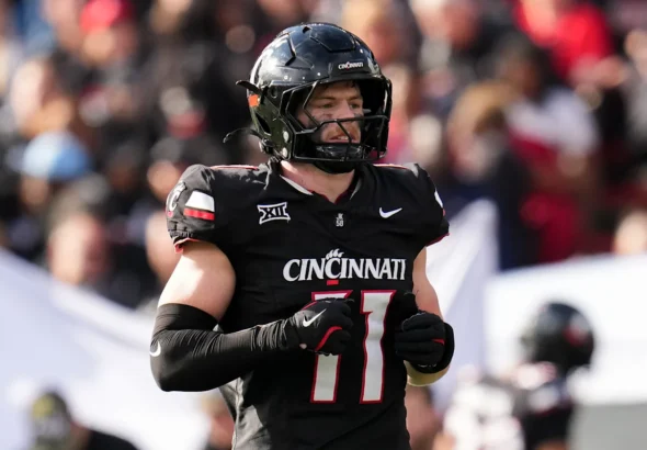 Cincinnati OLB Jake Golday a été sélectionné par les Vikings