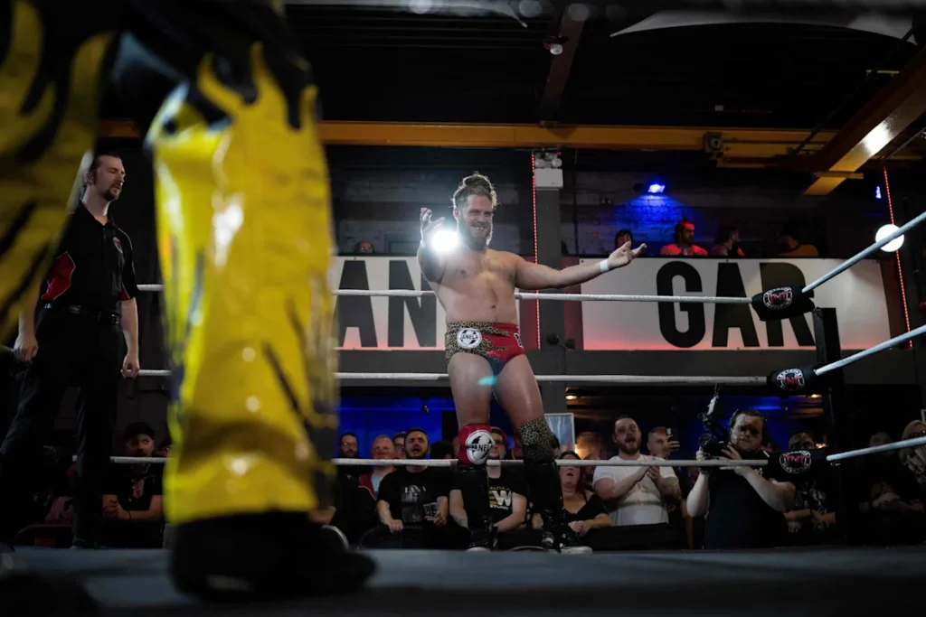 Comment les vacances de printemps de Joey Janela sont-elles devenues