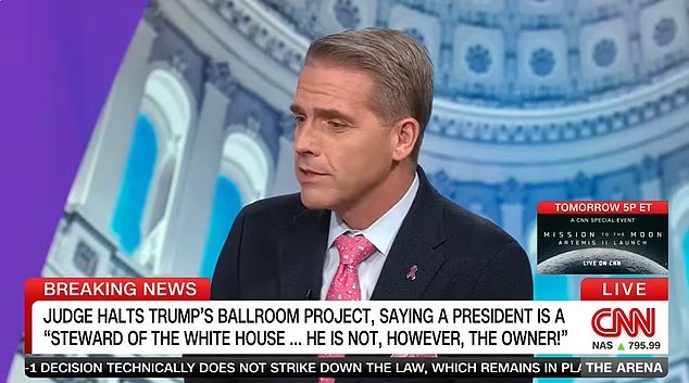 Commentateur de MAGA en direct sur CNN dans la salle