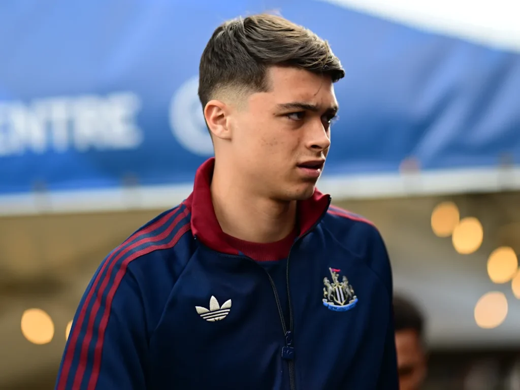 Composition confirmée : Palace Clash avec six changements