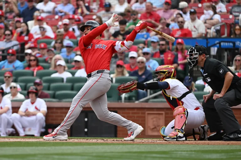 Contreras et Story ont chacun réussi quatre coups sûrs alors