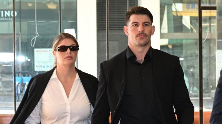 Curtis Scott, ex estrella de la NRL, autorizado a pelear