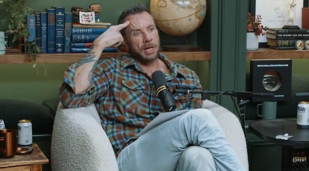 Dak Shepard brise le silence sur le message d'anniversaire inquiétant