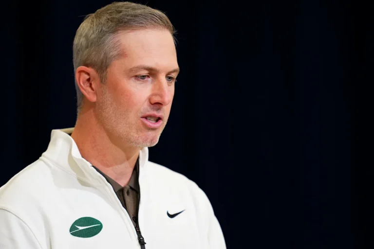 Darren Muggie explique la décision des Jets d'annuler la visite